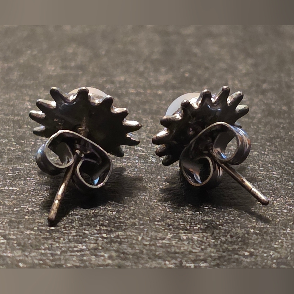 Pura Vida Silver Sunburst Earrings - Picture 2 of 2
